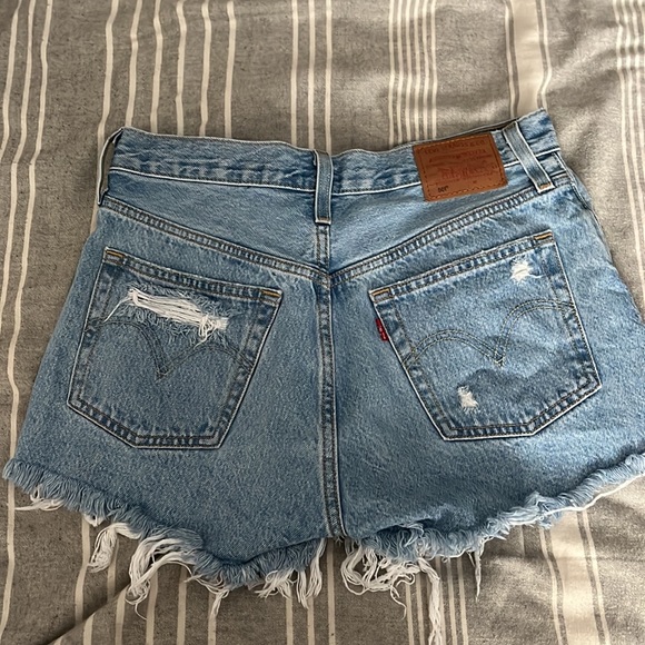 Levi’s shorts - Picture 3 of 3